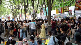 「けやきひろば 春のビール祭り 2018」の様子