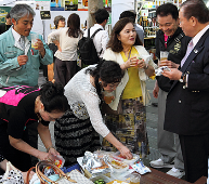 「けやきひろば 春のビール祭り 2018」の様子