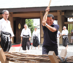 「薬丸野太刀自顕流」の演武を見学しました