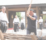 「薬丸野太刀自顕流」の演武を見学しました