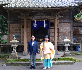 平松神社・島津孝久宮司と