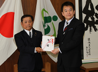 「安納芋チャリティー販売会」の売り上げから寄付金を贈呈しました