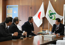 「安納芋チャリティー販売会」の売り上げから寄付金を贈呈しました