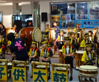 幼稚園児の和太鼓演奏