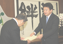 「安納芋チャリティー販売会」の売り上げを寄付金として贈呈しました