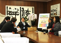 「安納芋チャリティー販売会」の売り上げを寄付金として贈呈しました