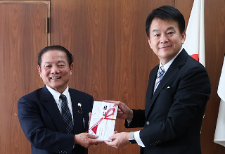 「安納芋チャリティー販売会」の売上金を、さいたま市社会福祉協議会に寄付しました