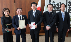 「安納芋チャリティー販売会」の売上金を、さいたま市社会福祉協議会に寄付しました