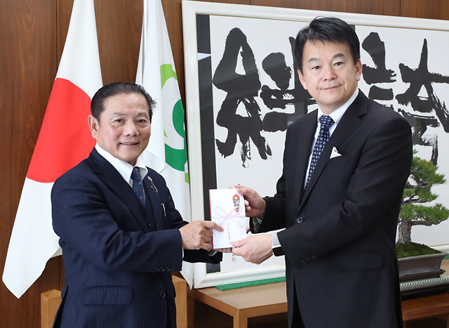 「安納芋 焼き芋チャリティー販売会」の売上金を、さいたま市社会福祉協議会に寄付