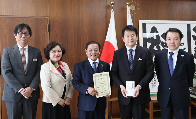 「安納芋 焼き芋チャリティー販売会」の売上金を、さいたま市社会福祉協議会に寄付