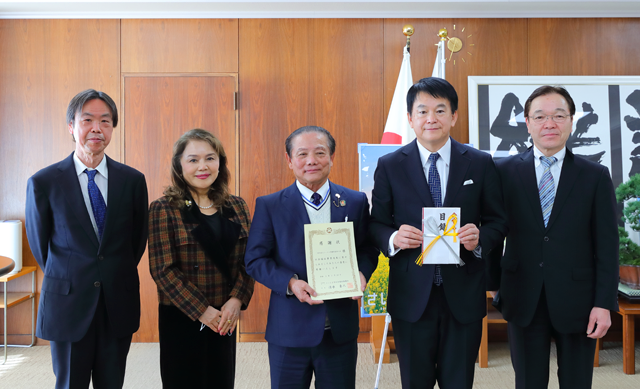 安納芋チャリティー販売の売上金をさいたま市に寄付