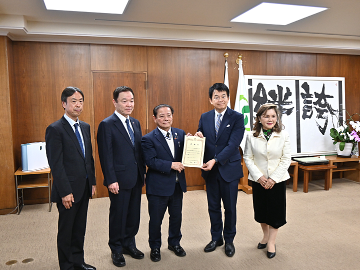 「安納芋 焼き芋チャリティー販売会」の売上金を、さいたま市へ寄付